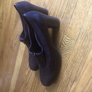 Exquisite Condition Franco Sarto Italian Zip Up Heels